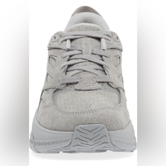❗️WMNS HOKA CLIFTON GREY❗️ - Picture 3 of 5